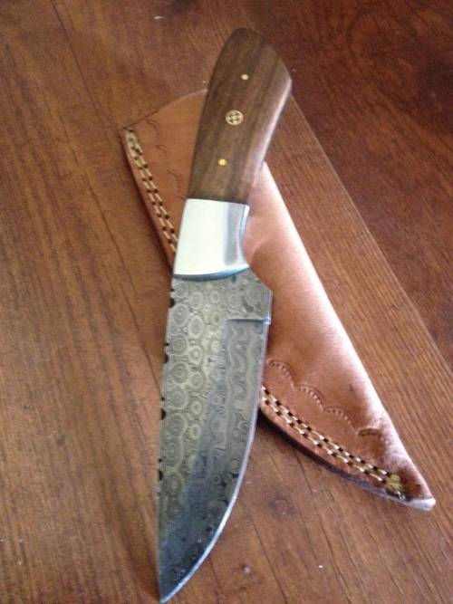 Hand Made Damascus Steel Hunting Knife-NO RESERVE AUCTION