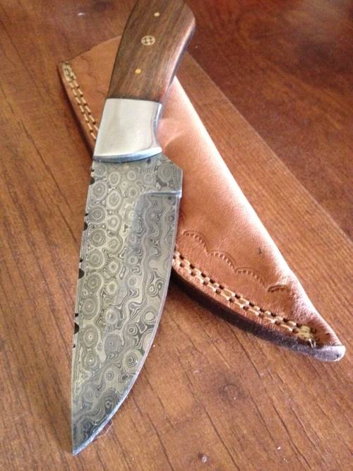 Hand Made Damascus Steel Hunting Knife-NO RESERVE AUCTION