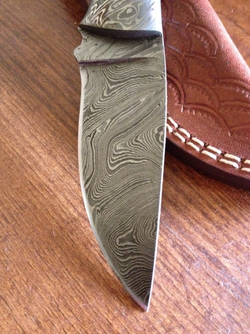 Hand Made Damascus Steel Hunting Knife-NO RESERVE AUCTION !!!