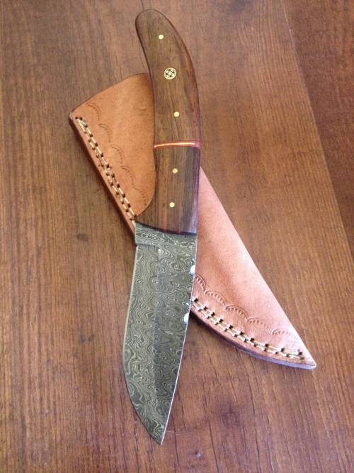 Hand Made Damascus Steel Hunting Knife-NO RESERVE AUCTION !!!
