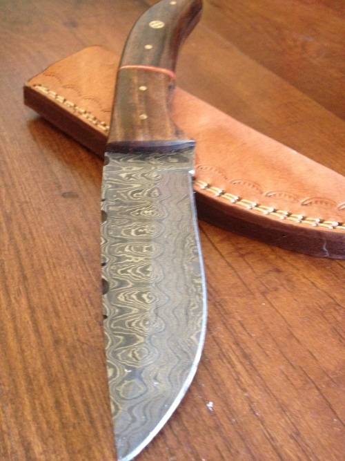Hand Made Damascus Steel Hunting Knife-NO RESERVE AUCTION !!!