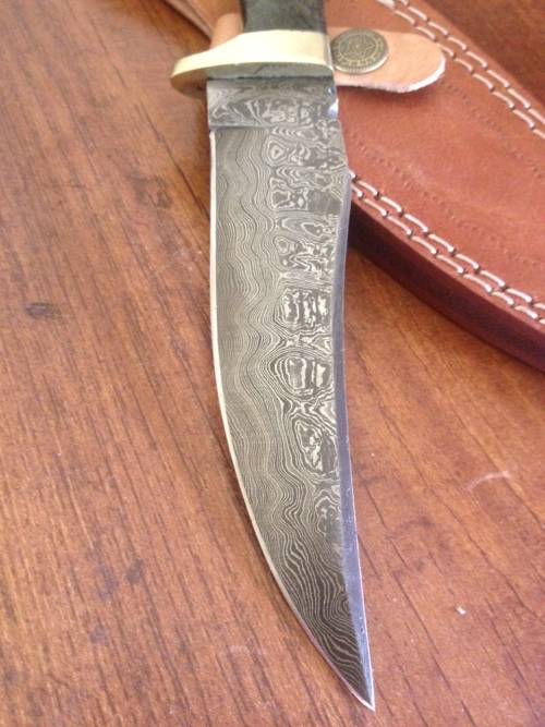 Handmade Damascus Steel Hunting Knife