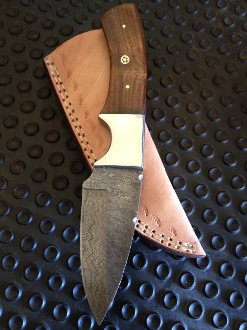 Handmade Damascus Steel Hunting Knife
