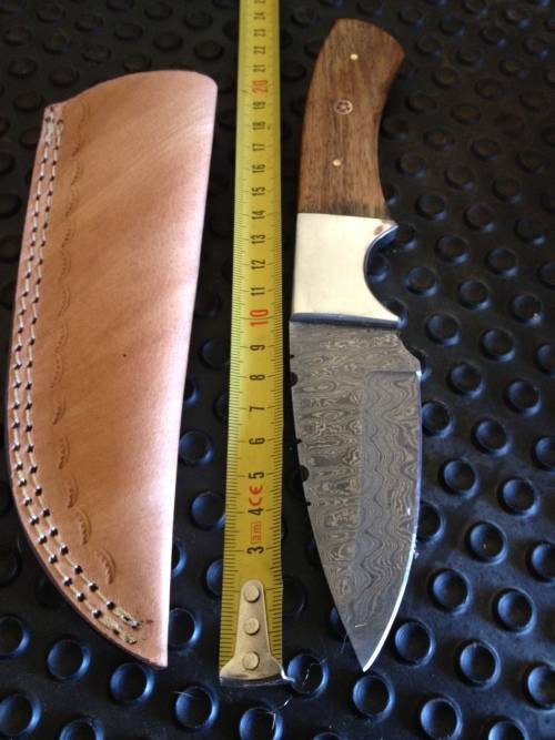 Handmade Damascus Steel Hunting Knife