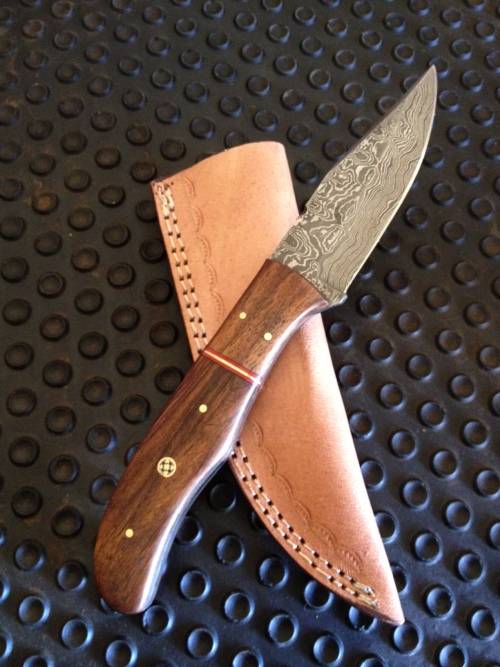 Handmade Damascus Steel Hunting Knife