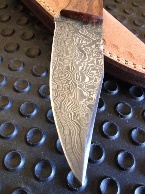 Handmade Damascus Steel Hunting Knife