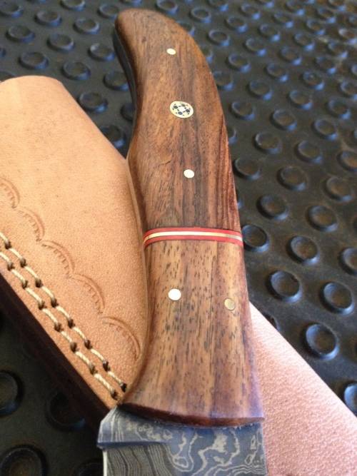 Handmade Damascus Steel Hunting Knife