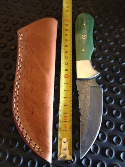 HANDMADE DAMASCUS STEEL HUNTING KNIFE !!!