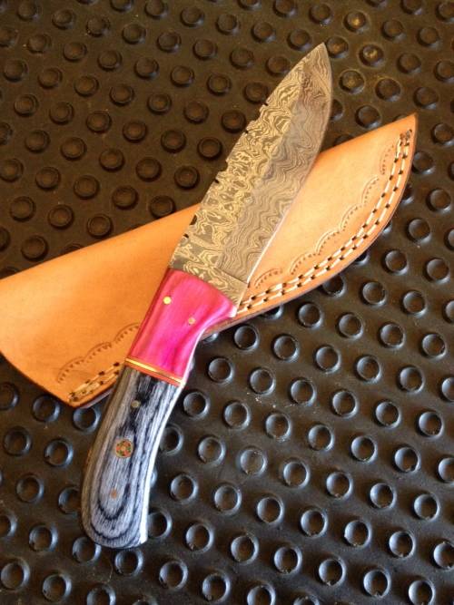 HANDMADE DAMASCUS STEEL HUNTING KNIFE !!!