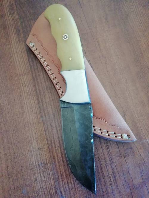 HANDMADE DAMASCUS STEEL HUNTING KNIFE !!!