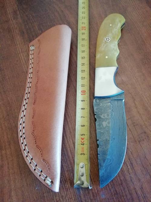 HANDMADE DAMASCUS STEEL HUNTING KNIFE !!!