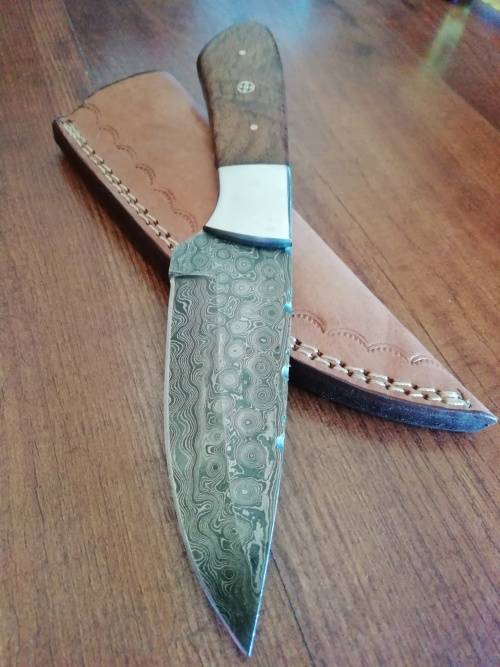 HANDMADE DAMASCUS STEEL HUNTING KNIFE !!!