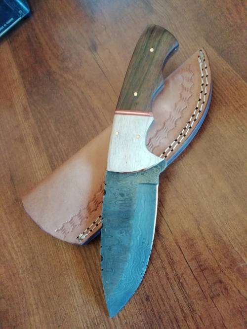 HANDMADE DAMASCUS STEEL HUNTING KNIFE !!!