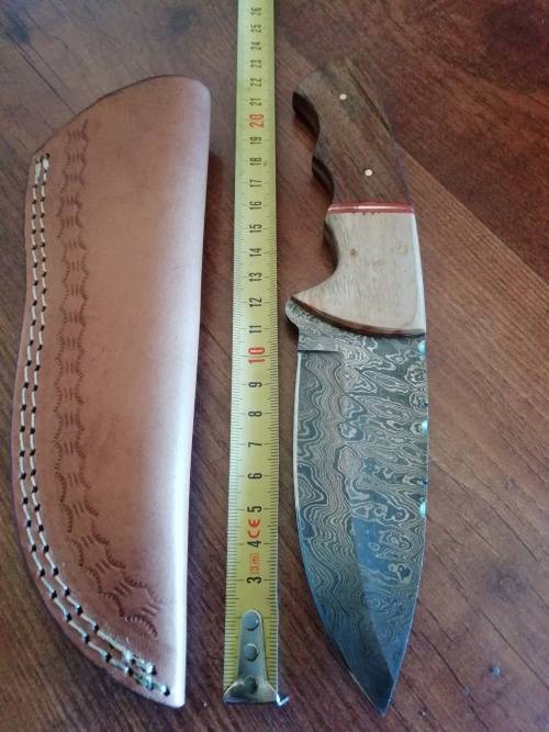 HANDMADE DAMASCUS STEEL HUNTING KNIFE !!!