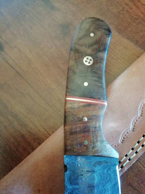 HANDMADE DAMASCUS STEEL HUNTING KNIFE !!!