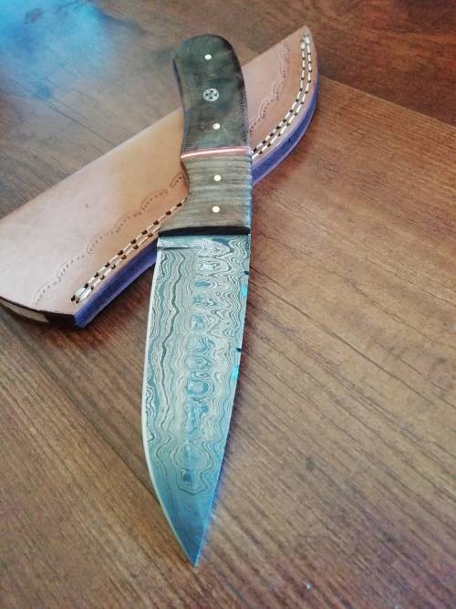 HANDMADE DAMASCUS STEEL HUNTING KNIFE !!!