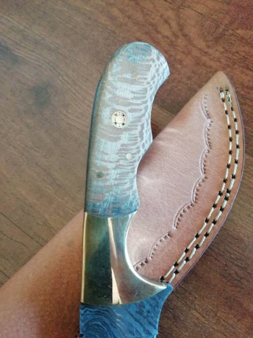 HANDMADE DAMASCUS STEEL HUNTING KNIFE !!!
