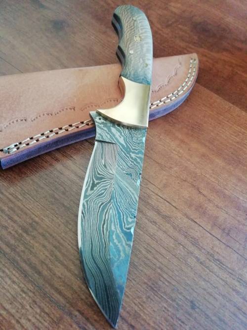 HANDMADE DAMASCUS STEEL HUNTING KNIFE !!!