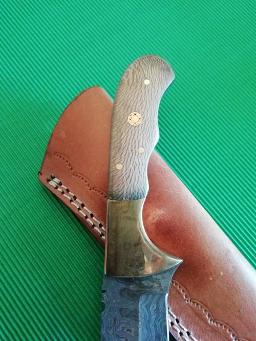 HANDMADE DAMASCUS STEEL HUNTING KNIFE !!!