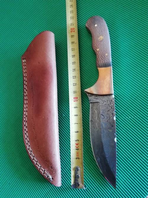 HANDMADE DAMASCUS STEEL HUNTING KNIFE !!!