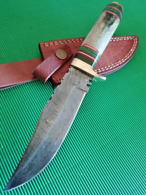 HANDMADE DAMASCUS STEEL HUNTING KNIFE !!!