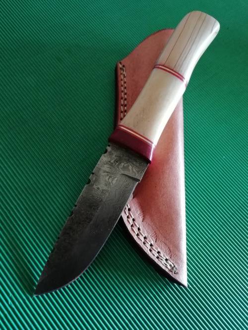 HANDMADE DAMASCUS STEEL HUNTING KNIFE !!!