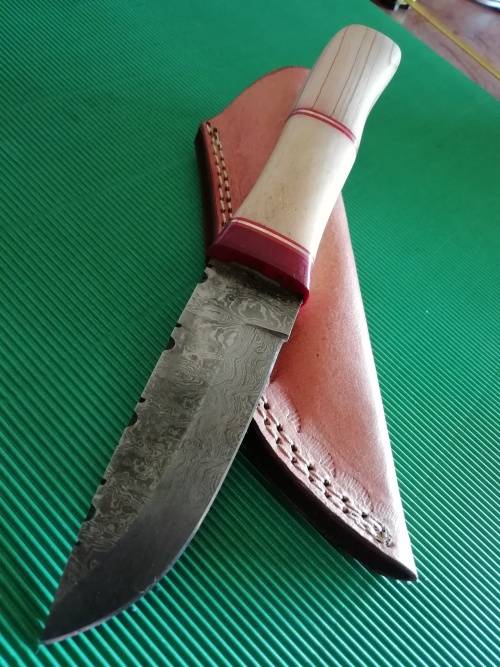 HANDMADE DAMASCUS STEEL HUNTING KNIFE !!!