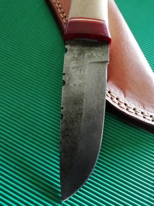 HANDMADE DAMASCUS STEEL HUNTING KNIFE !!!