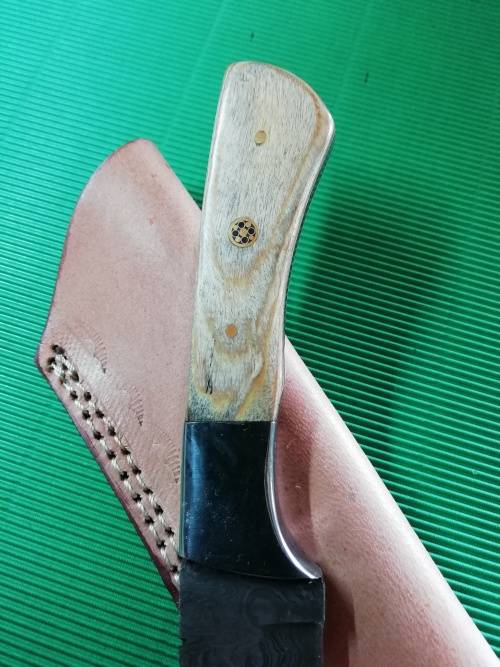 HANDMADE DAMASCUS STEEL HUNTING KNIFE !!!
