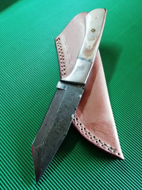 HANDMADE DAMASCUS STEEL HUNTING KNIFE !!!