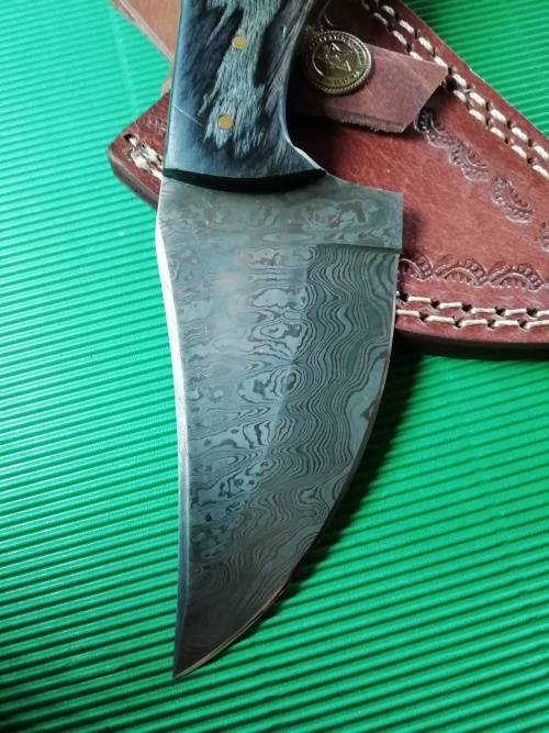 HANDMADE DAMASCUS STEEL SKINNING KNIFE !!!