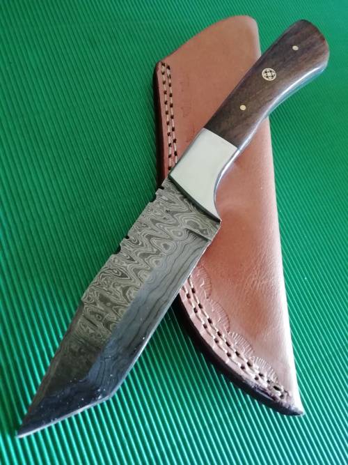 HANDMADE DAMASCUS STEEL HUNTING KNIFE !!!