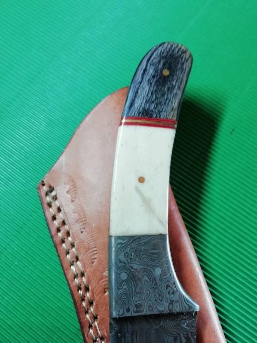 HANDMADE DAMASCUS STEEL HUNTING KNIFE !!!