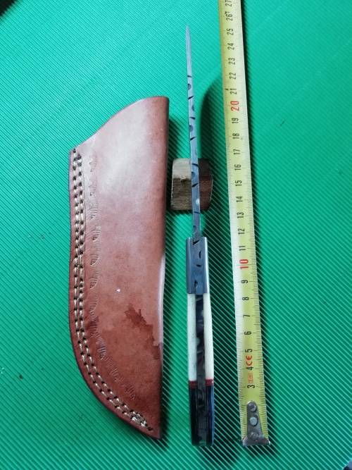 HANDMADE DAMASCUS STEEL HUNTING KNIFE !!!