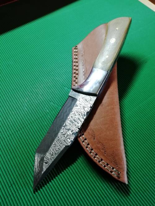 HANDMADE DAMASCUS STEEL HUNTING KNIFE !!!