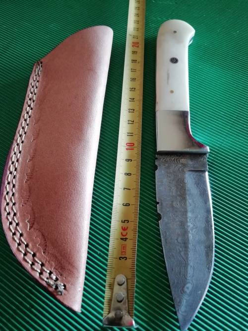 HANDMADE DAMASCUS STEEL HUNTING KNIFE !!!