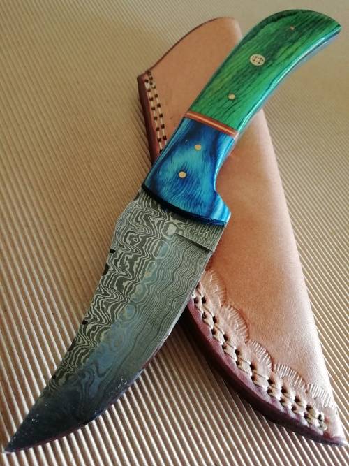 HANDMADE DAMASCUS STEEL HUNTING KNIFE !!!