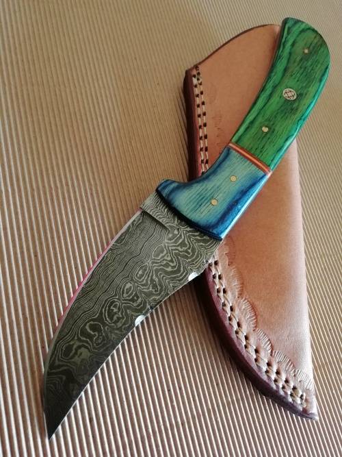 HANDMADE DAMASCUS STEEL HUNTING KNIFE !!!