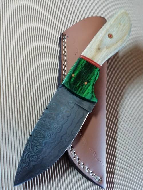 HANDMADE DAMASCUS STEEL HUNTING KNIFE !!!