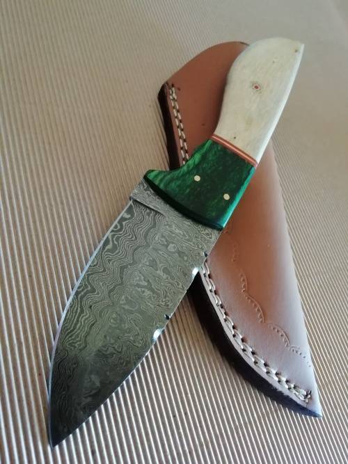 HANDMADE DAMASCUS STEEL HUNTING KNIFE !!!