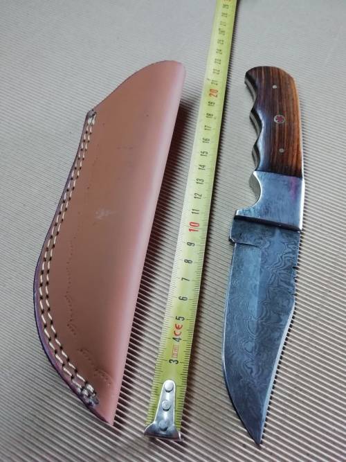 HANDMADE DAMASCUS STEEL HUNTING KNIFE !!!
