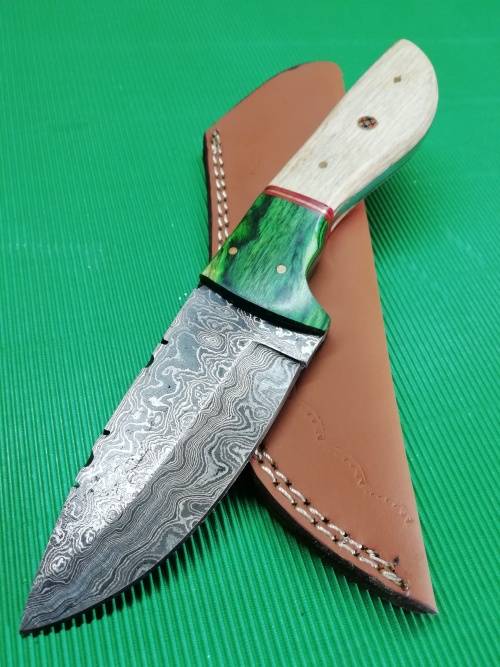 HANDMADE DAMASCUS STEEL HUNTING KNIFE !!!