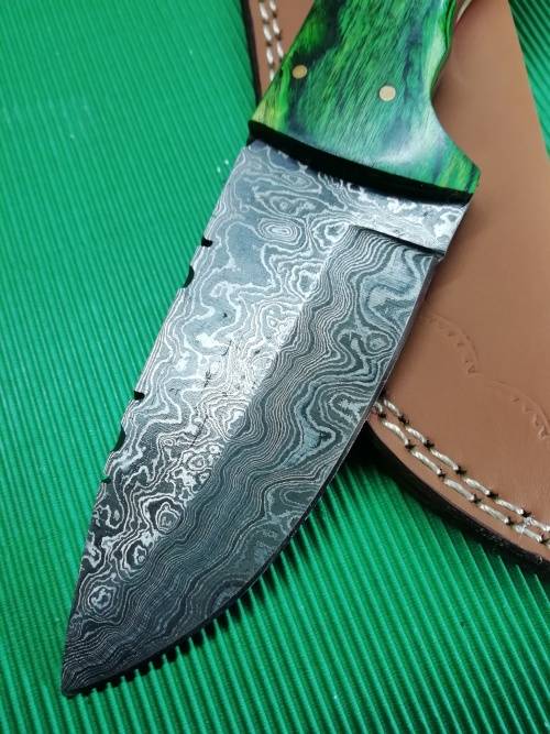 HANDMADE DAMASCUS STEEL HUNTING KNIFE !!!