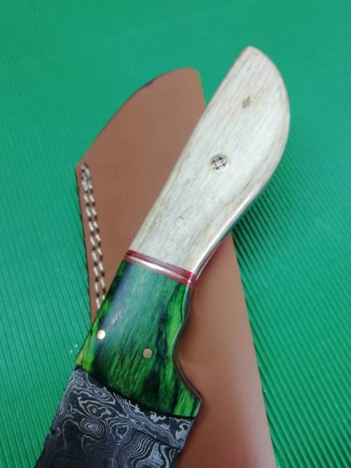 HANDMADE DAMASCUS STEEL HUNTING KNIFE !!!