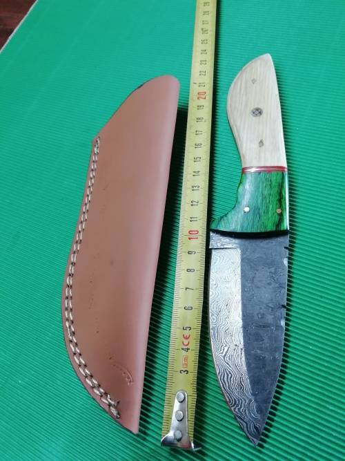 HANDMADE DAMASCUS STEEL HUNTING KNIFE !!!