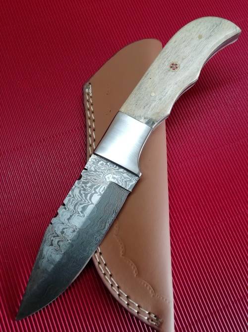 HANDMADE DAMASCUS STEEL HUNTING KNIFE !!!
