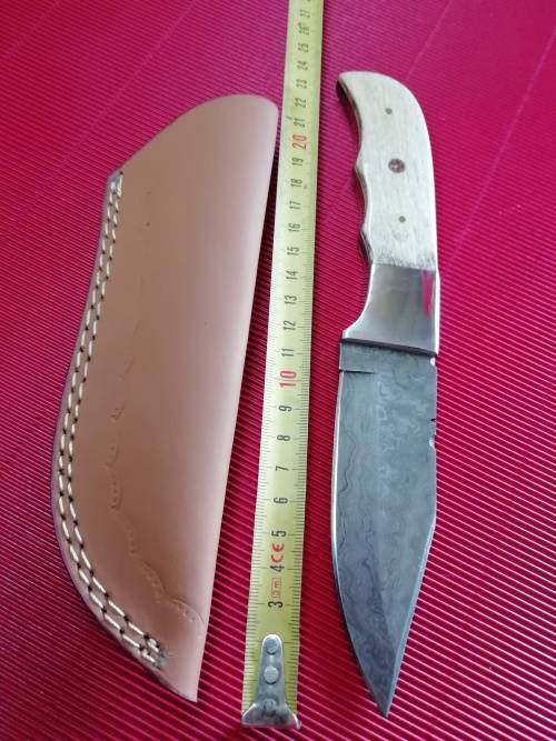 HANDMADE DAMASCUS STEEL HUNTING KNIFE !!!