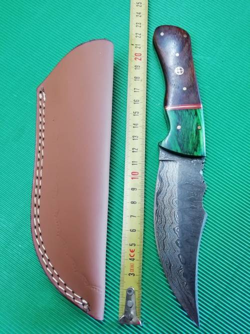 HANDMADE DAMASCUS STEEL HUNTING KNIFE !!!