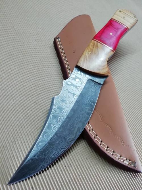 HANDMADE DAMASCUS STEEL HUNTING KNIFE !!!
