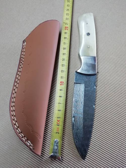 HANDMADE DAMASCUS STEEL HUNTING KNIFE !!!